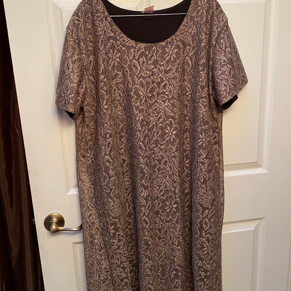 Jamie Nicole lined short sleeve plus size gold metallic dress size 18 - Picture 1 of 5